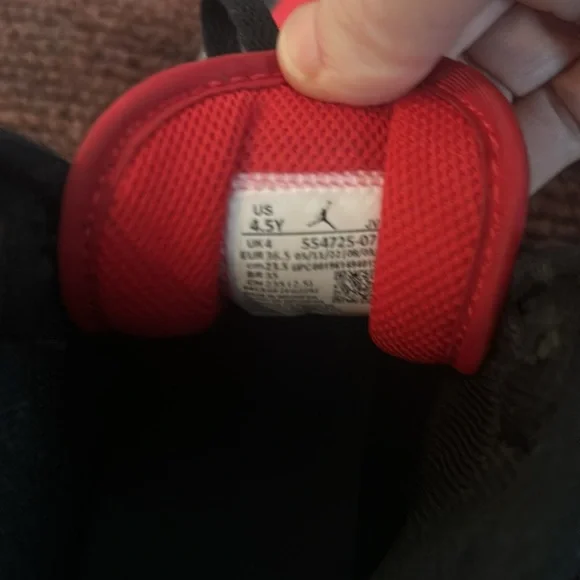 Air Jordan Kids 1 Mid "Chicago Black Toe" sneakers - Picture 3 of 5